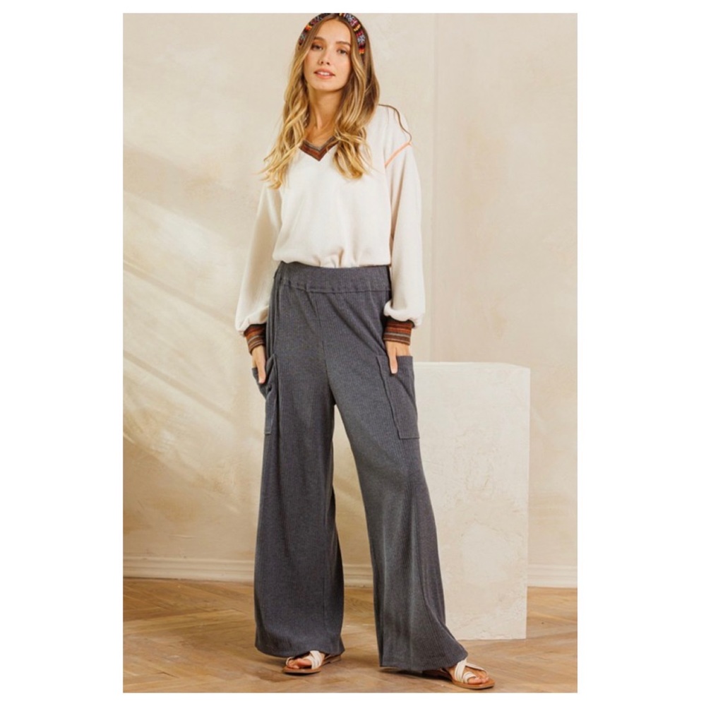 ❤️ Comfy charcoal ribbed palazzo pants - Picture 3 of 5